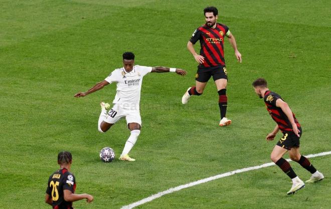 拉菲尼亚以 拉菲尼亚以