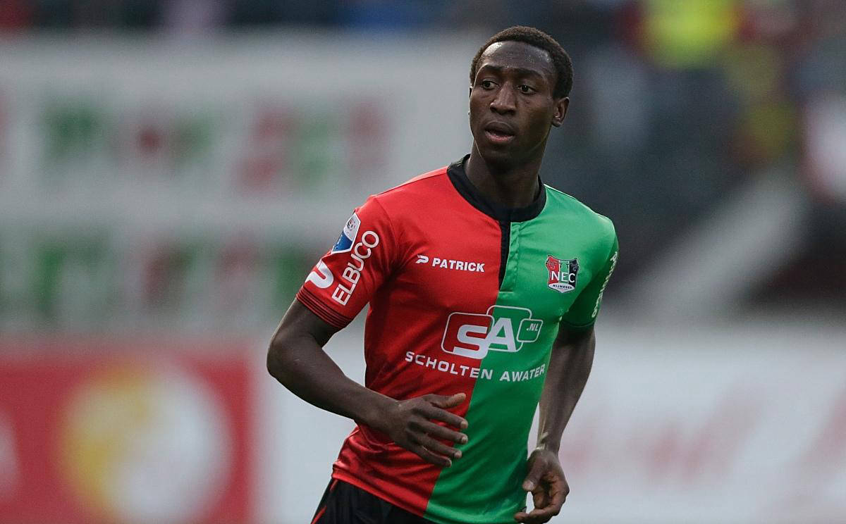 起来并不意 起来并不意